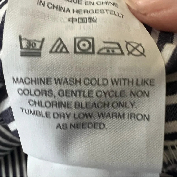 J. Crew Women’s Striped Off the Shoulder Blouse in Blue White Size 4 - Picture 7 of 9